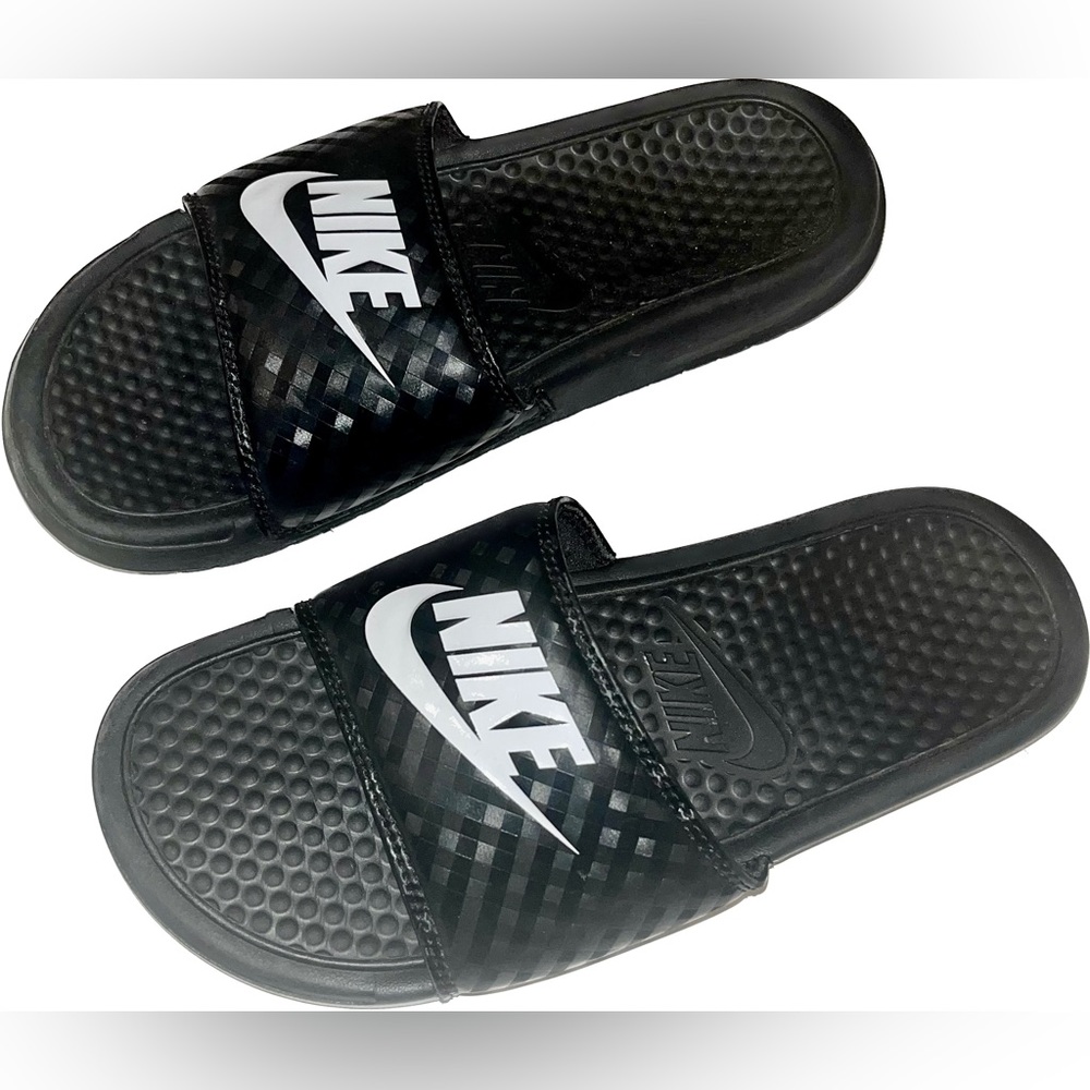 Women’s Nike Slides Benassi JDI
